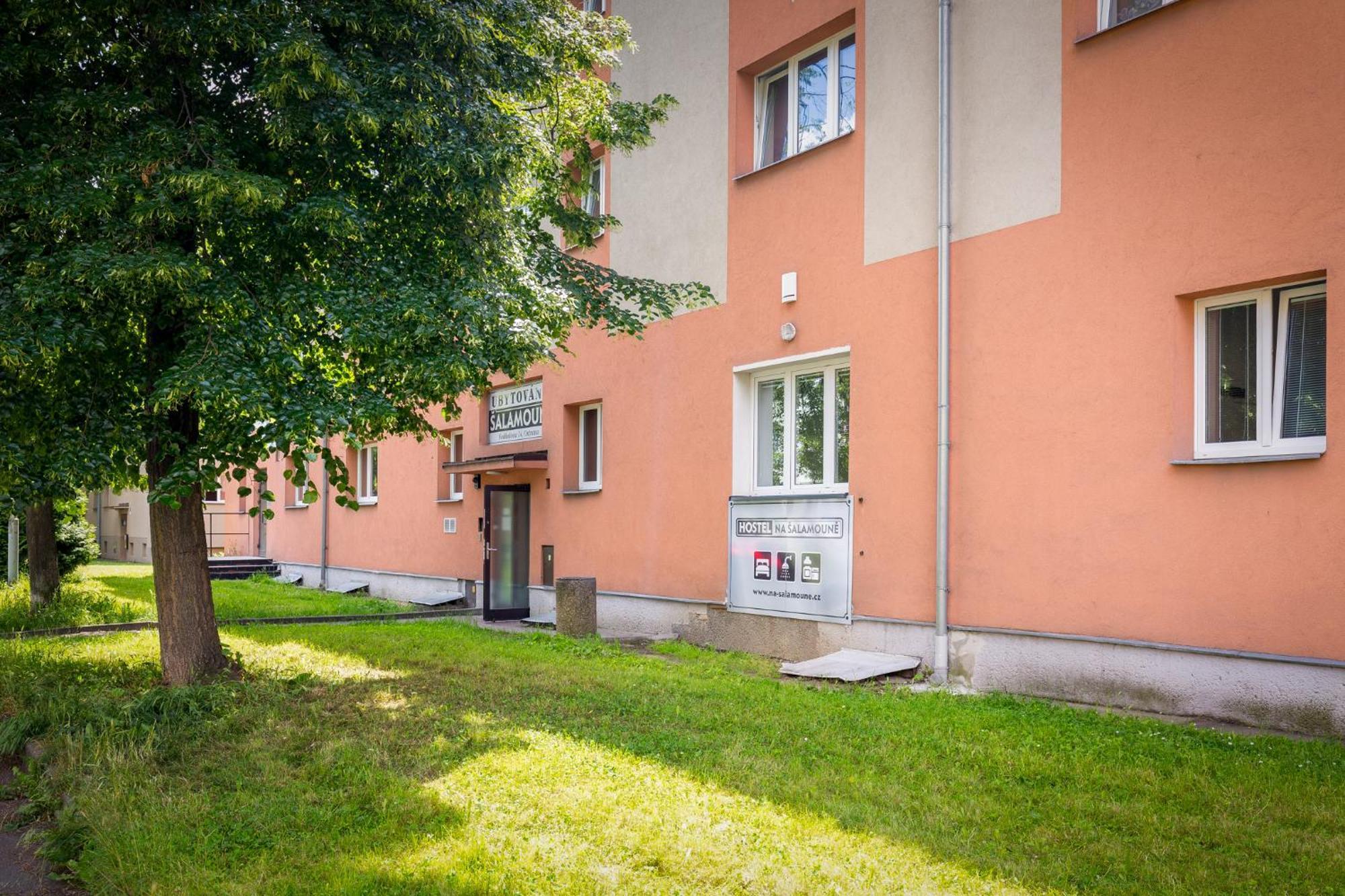 Hostel Na Salamoune Ostrava Esterno foto